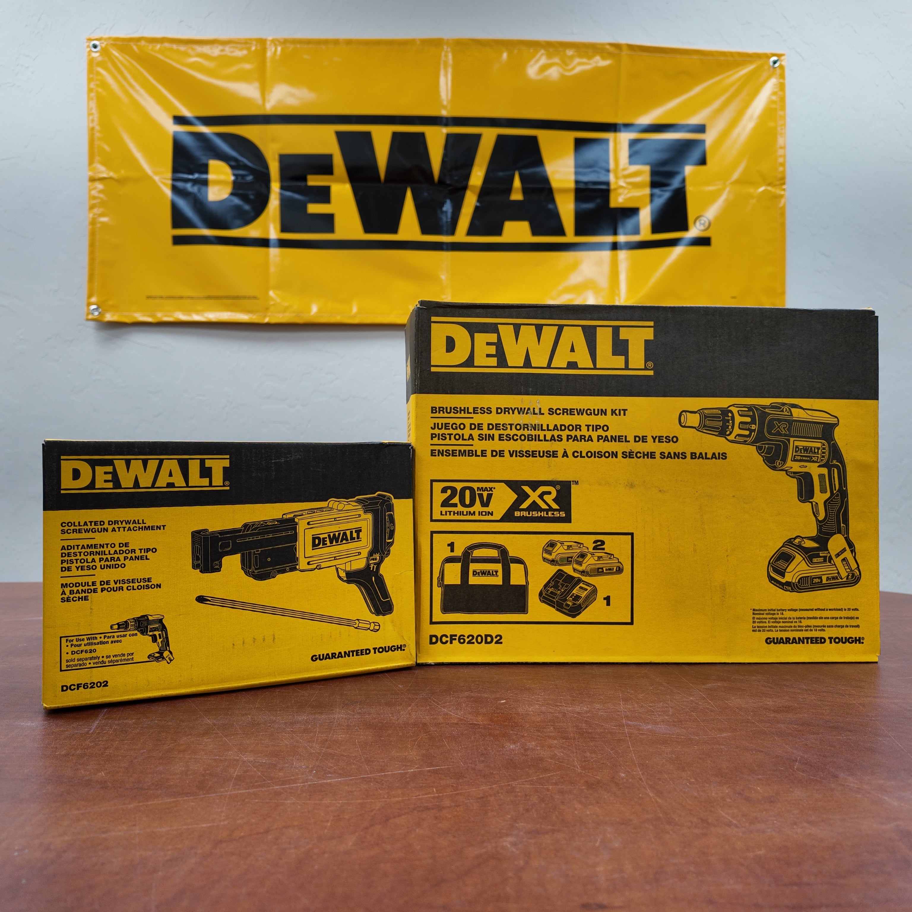 DeWalt Drywall Screwgun with Collated Drywall Screw Gun Attachment - DCF620D2