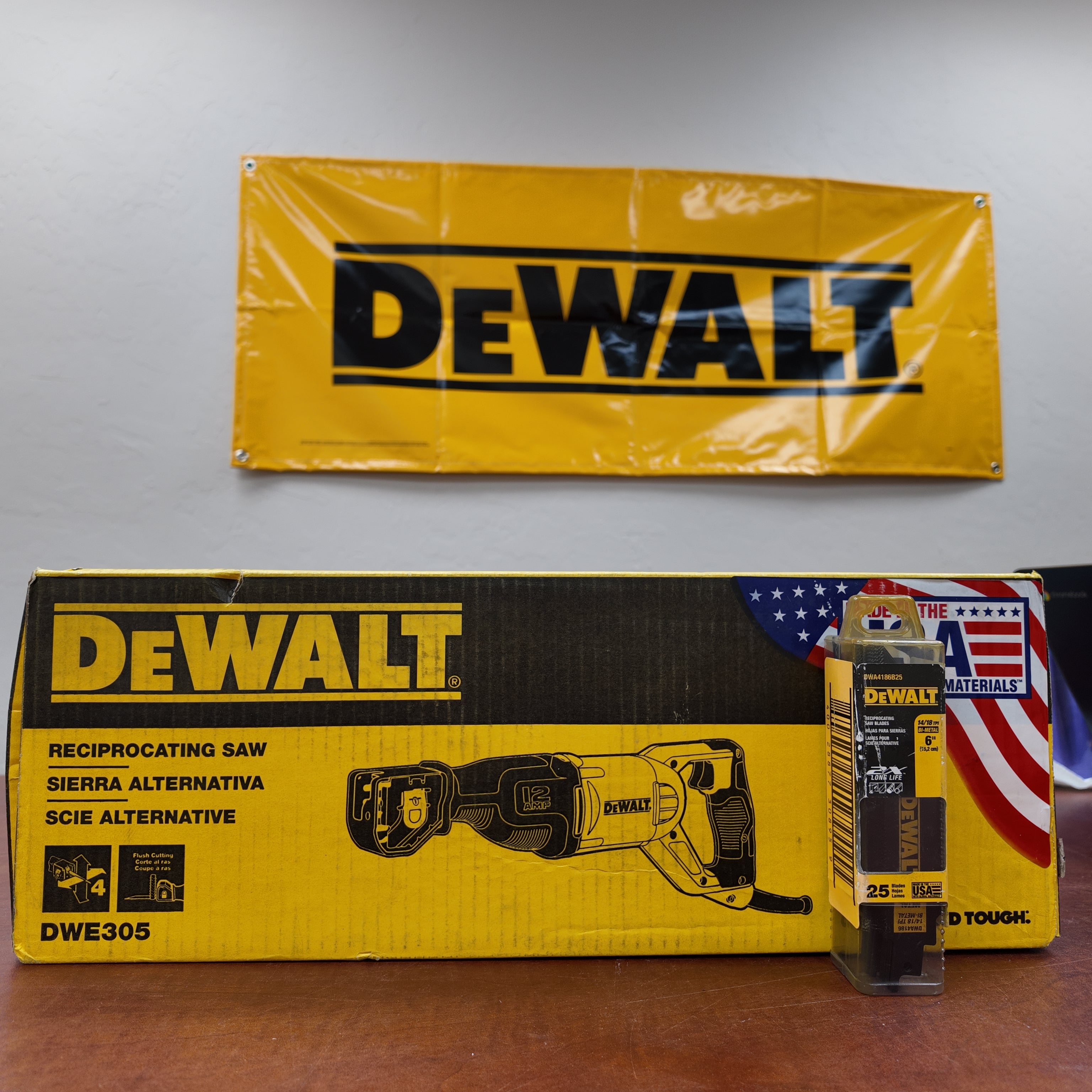 DeWalt 12Amp Reciprocating Saw with 25PK Bi-Metal Blades - DWE305