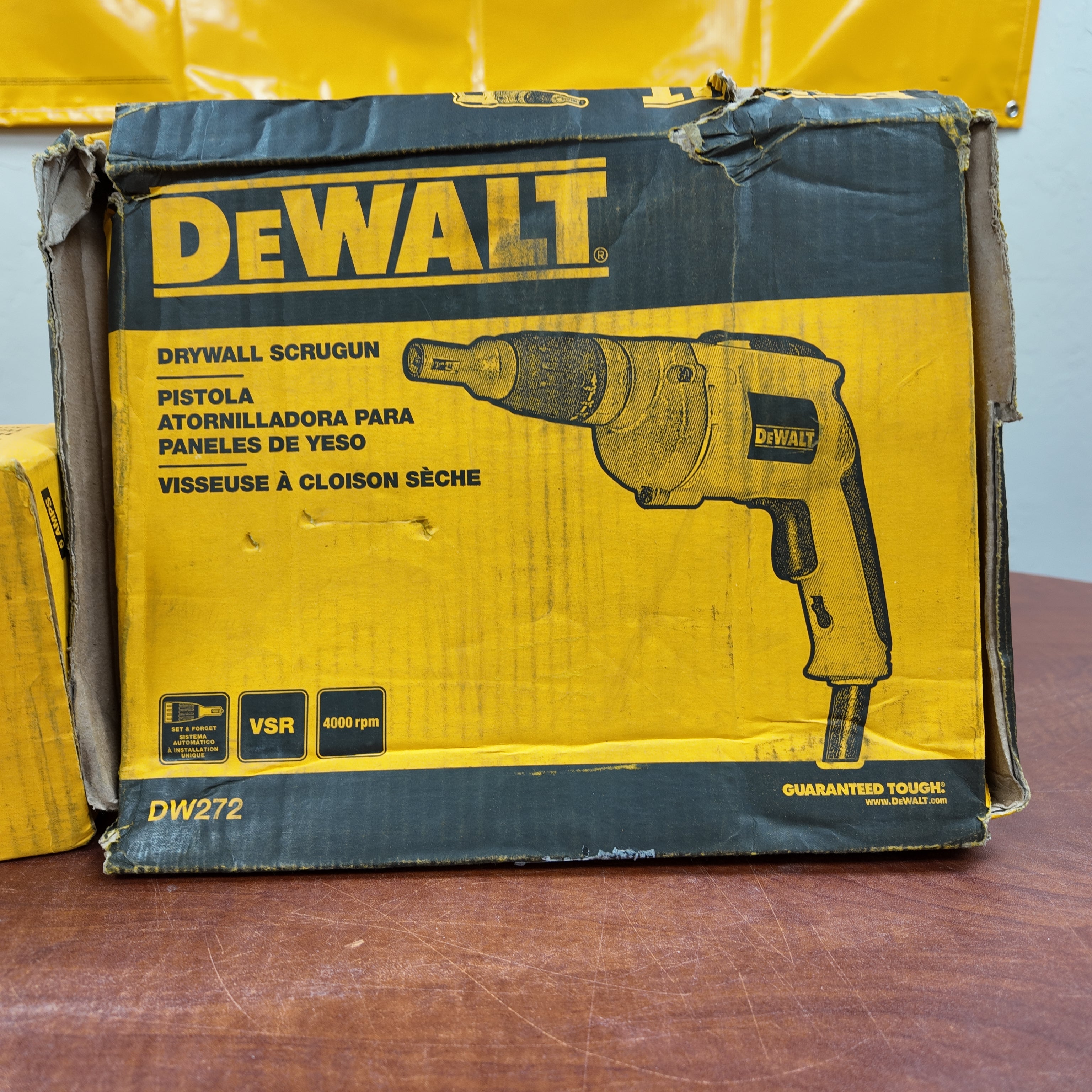 DeWalt Electric Drywall Kit - DW660 Router & DW272 Drywall Screwgun ...
