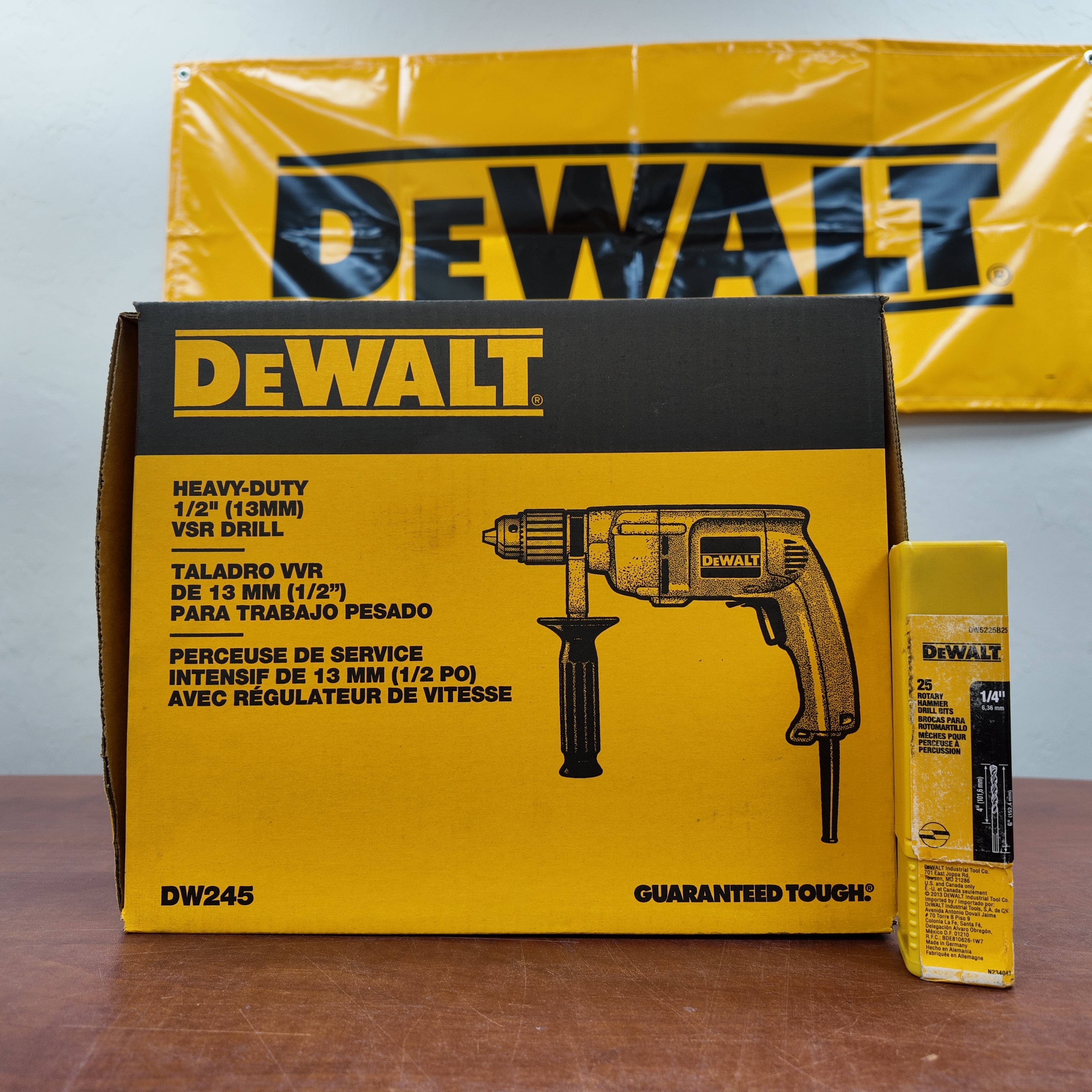 DeWalt Corded 7.8 Amp, 1/2-Inch VSR Drill with DW5225B25 1/4