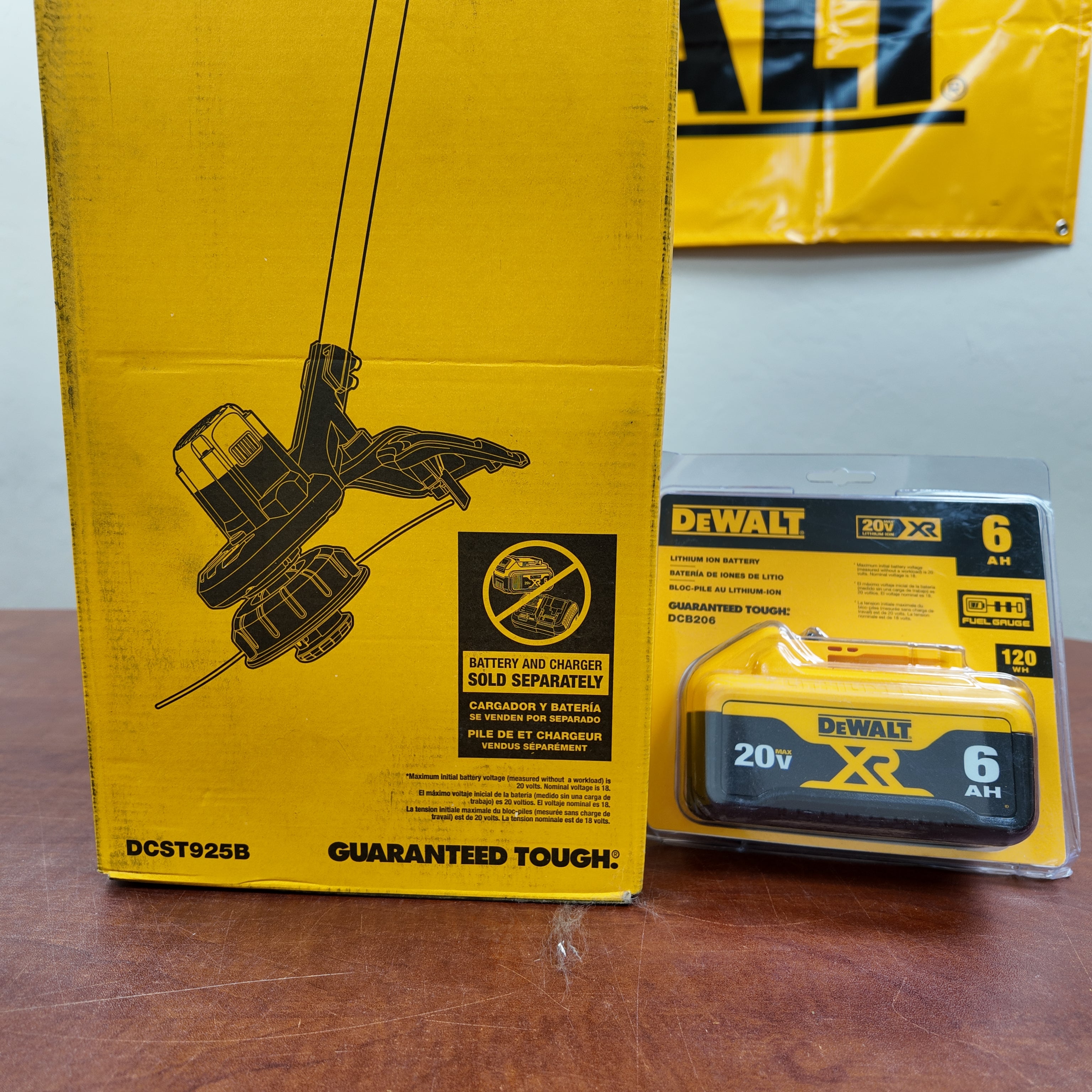 DeWalt 20V MAX 13-Inch String Trimmer with DCB206 20V MAX Ah Battery - DWST925B