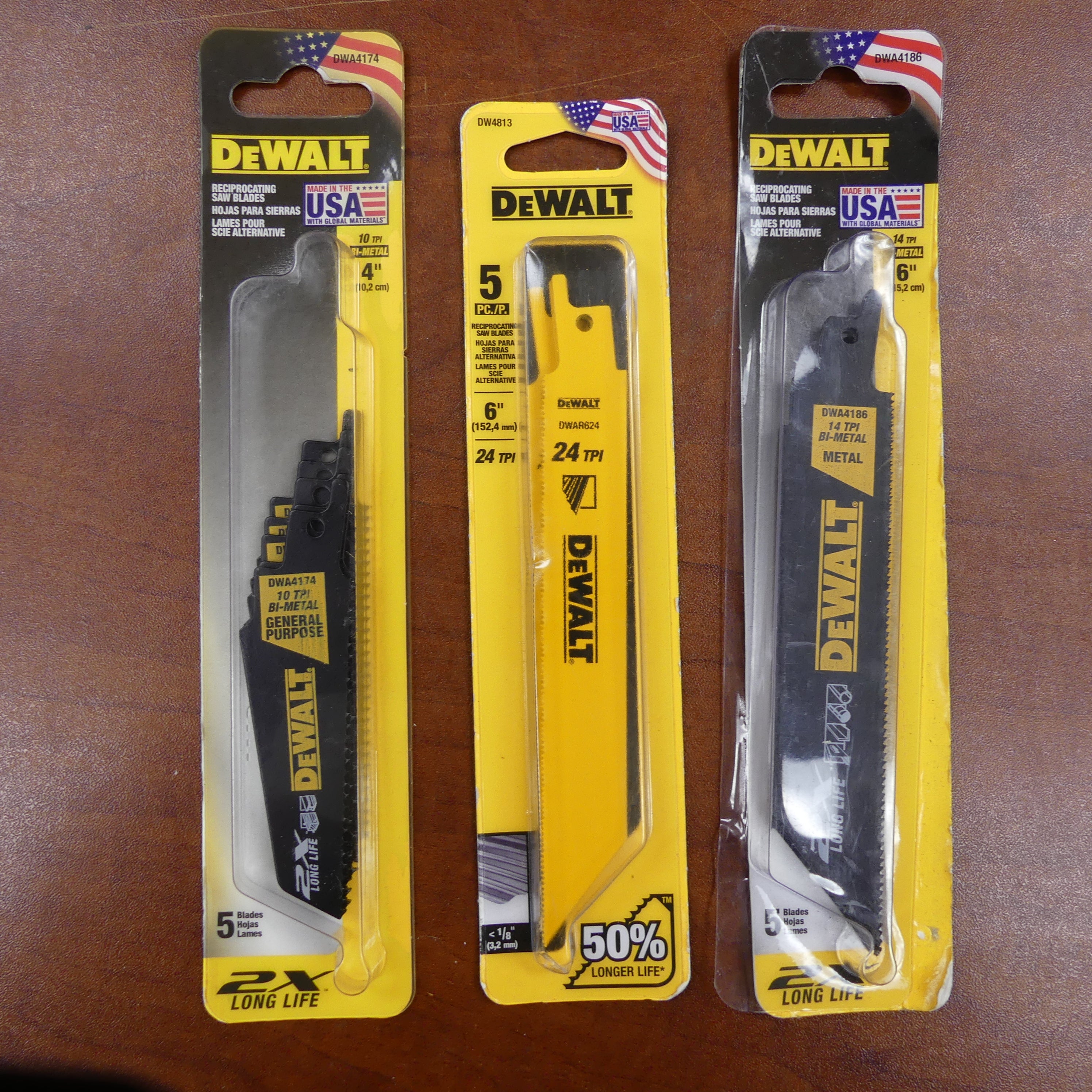 DeWalt 20V MAX One-Handed Reciprocating Saw Kit with Extra Powerstack & Blades - DCS369E1